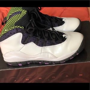 Retro 10 Violet Pop- grade school
